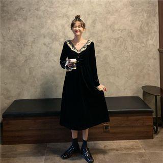 Bell-sleeve Lace Trim Velvet Midi A-line Dress Black - One Size