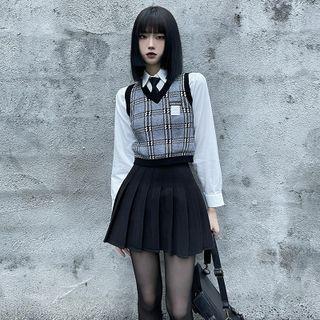 Plaid Knit Vest / Plain White Shirt + Black Tie