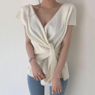 Short-sleeve Asymmetric Front Knot Knit Top