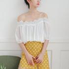 Off Shoulder Short-sleeve Blouse / A-line Skirt