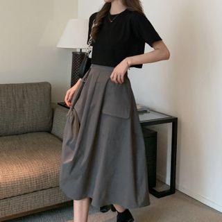 Short-sleeve T-shirt / Midi A-line Cargo Skirt