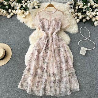 Short-sleeve Round-neck Floral Embroidered Lace Dress