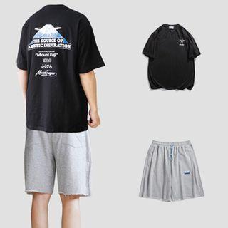 Short-sleeve Mountain Print T-shirt / Distressed Shorts