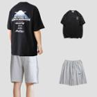 Short-sleeve Mountain Print T-shirt / Distressed Shorts