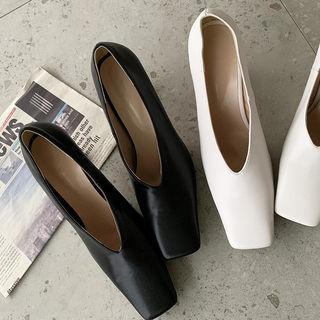 Square-toe Spool-heel Pumps