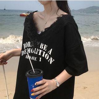 Short-sleeve Lace-trim V-neck Letter T-shirt