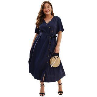 Plus Size Buttoned Short-sleeve Midi Shift Dress