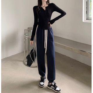 Long-sleeve T-shirt / High-waist Sweatpants