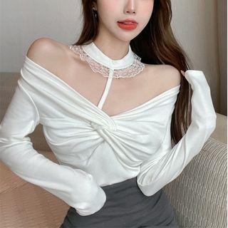 Choker-neck Cold-shoulder Knotted T-shirt