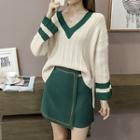 Set: Contrast Trim V-neck Sweater + A-line Skirt