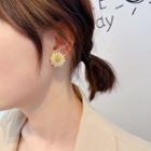 Non-matching Alloy Daisy Earring 1 Pair - E2321 - Gold - One Size
