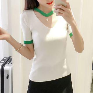 Short-sleeve Choker Knit Top