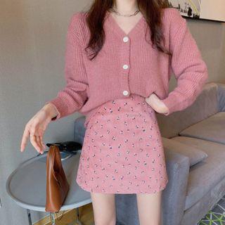 V-neck Cardigan / Floral Print Corduroy Mini A-line Skirt