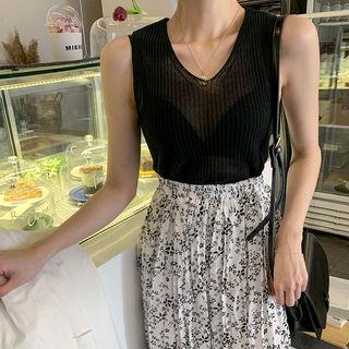 Sleeveless Lightweight Rib-knit Top
