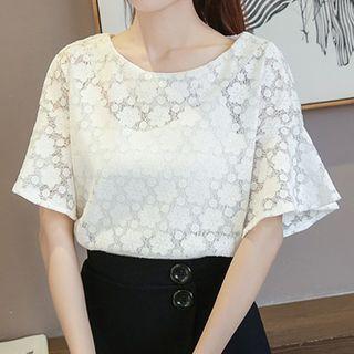 Set: Lace Short-sleeve Top + Spaghetti Strap Top