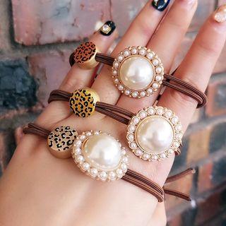 Faux Pearl Leopard Print Disc Hair Tie