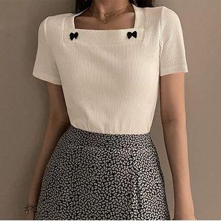 Short-sleeve Square-neck Bow Plain Top