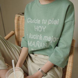 Letter 3/4-sleeve Slit-side T-shirt