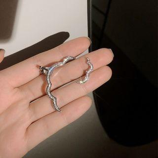Wavy Rhinestone Asymmetrical Earring 1 Pair - 925 Silver - Silver - One Size