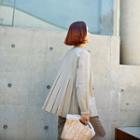 Pleat-back Zip-up Jacket