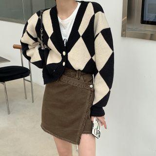 Diamond Pattern Cardigan / Frayed Mini A-line Skirt
