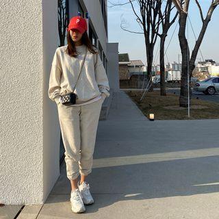 M Lange Sweatshirt & Jogger Sweatpants Set