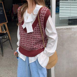 Patterned Knit Vest / Plain Blouse