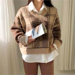 V-neck Check Pattern Sweater