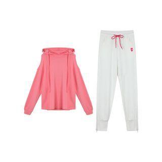Cold-shoulder Hoodie / Cropped Harem Pants
