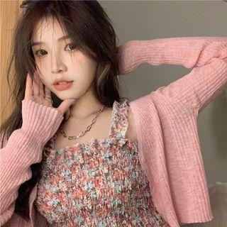 Plain Light Jacket / Sleeveless Frilled Print Top