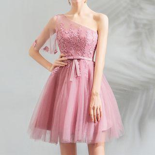 Lace Applique One-shoulder Short Bridesmaid Dress