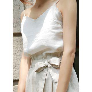 Sleeveless Flower-embroidered Scallop-edge Top