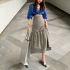 Knotted Crop Top / High-waist Checked A-line Skirt