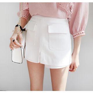 Flap-front Dual-pocket Cotton Shorts