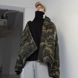 Letter-printed Collared Camo Zipper Jacket