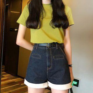 Wide-leg Jeans / Short-sleeve Top