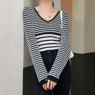 Long-sleeve Striped V-neck Knit Top Black - One Size