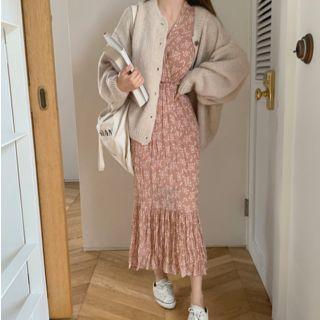 3/4-sleeve Patterned Crinkled Midi Dress / Cardigan