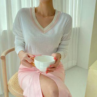 V-neck Ringer Light Sweater