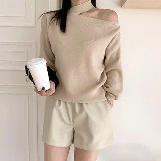 Asymmetric Cutout-shoulder Knit Top