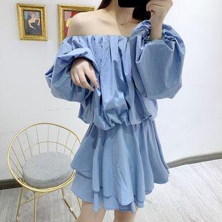 Off-shoulder Puff-sleeve Blouse / A-line Layered Skirt