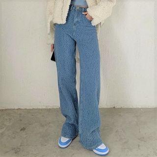 Long-sleeve Plain T-shirt / Wide-leg Jeans
