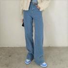 Long-sleeve Plain T-shirt / Wide-leg Jeans