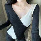 Long-sleeve V-neck Two-tone Top Black & White - One Size
