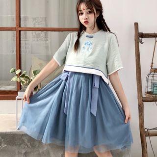 Set: Embroidered Short-sleeve Top + A-line Skirt As Shown In Figure - One Size