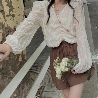 Crinkled Blouse / Puffy Shorts