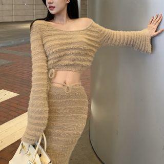 Crop Knit Top / Fitted Skirt