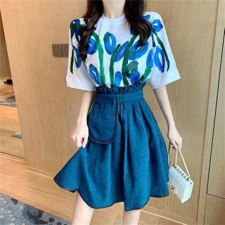Short-sleeve Flower Print T-shirt / High-waist A-line Skirt