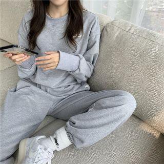 Long-sleeve Plain Cropped Sweatshirt / Jogger Pants