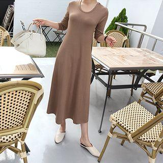 Round-neck 3/4-sleeve Maxi Dress